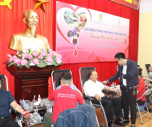 Công đoàn Khối Tham mưu quản lý nhà nước tổ chức hiến máu tình nguyện - Anh 3