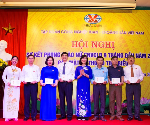 Hội nghị sơ kết phong trào nữ công nhân viên chức lao động 9 tháng đầu năm 2018 - Anh 1