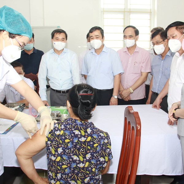Vắc xin Covivac được sản xuất bằng công nghệ trứng gà có phôi - Anh 1