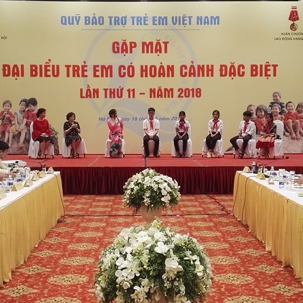 Gặp mặt trẻ em có hoàn cảnh đặc biệt toàn quốc - Anh 1