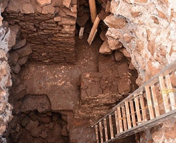 Phát hiện đền thờ gần nghìn tuổi dưới kim tự tháp - Anh 1