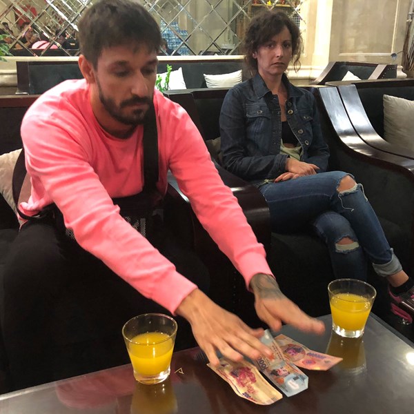 Đã xác định được đối tượng trả tiền cho du khách nước ngoài bằng tiền “âm phủ” - Anh 2