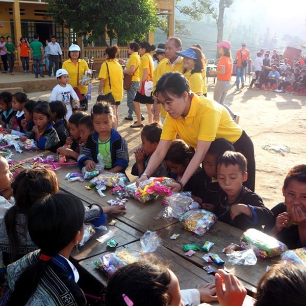 Hạnh phúc trên những hành trình du lịch từ thiện - Anh 4