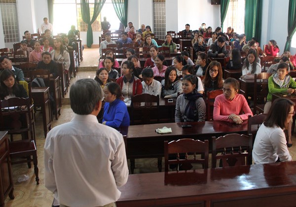 Vụ hơn 500 giáo viên bị chấm dứt hợp đồng ở Đắk Lắk: Mong có phương án nhân văn để cuộc sống bớt cơ cực - Anh 1