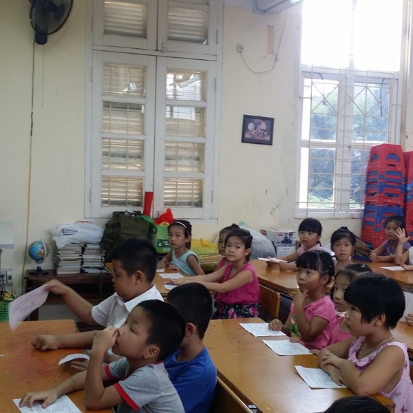 ​Lồng ghép giới trong sách giáo khoa phổ thông: Việc cần làm ngay - Anh 1