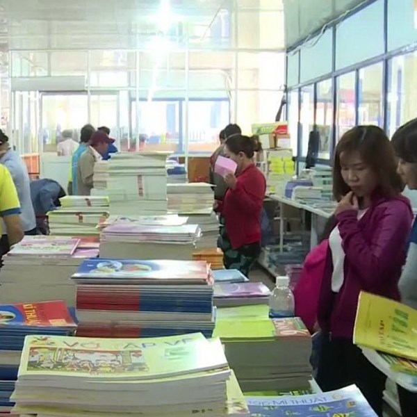 ​Về việc xuất bản, phát hành SGK: Bộ GD&ĐT nói gì? - Anh 1