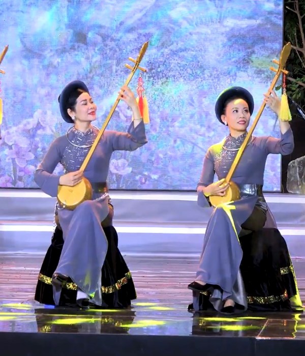 “San sẻ yêu thương – Vượt qua đại dịch” số 7: Đưa nghệ thuật dân gian đến với công chúng - Anh 1