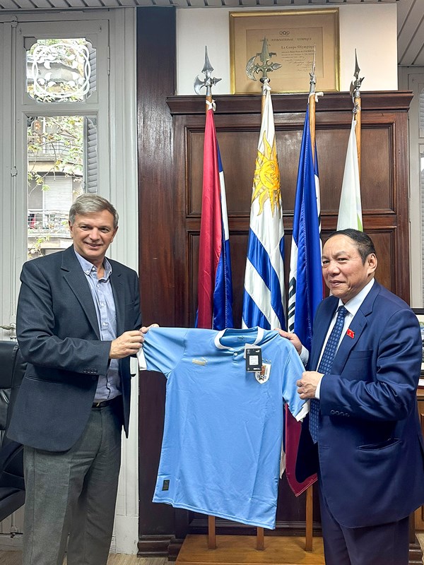 Sắc màu văn hoá Việt Nam trên đất nước Uruguay - Anh 5