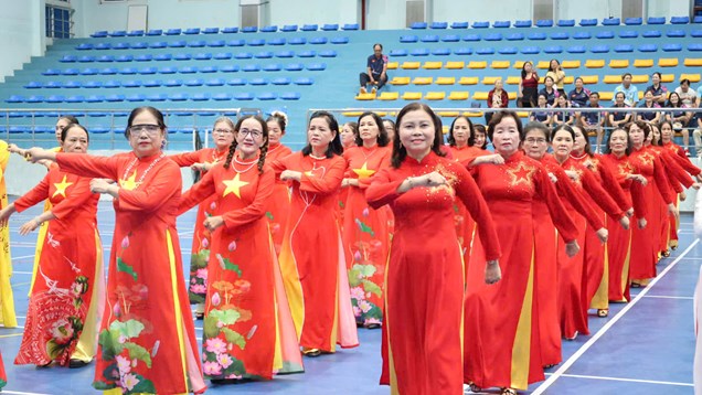 Sôi nổi sân chơi thể thao của người cao tuổi Quảng Ngãi