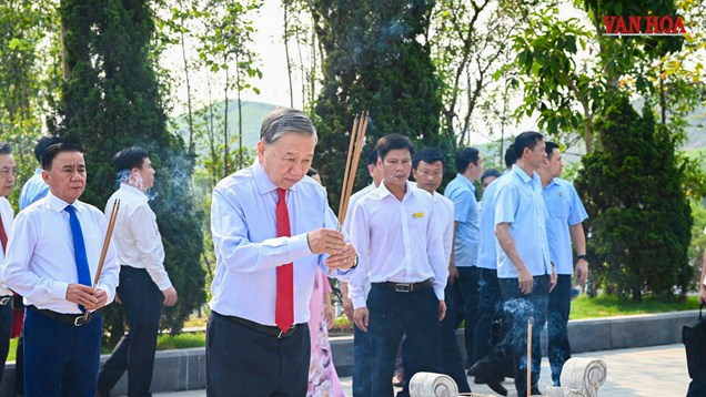 Tổng Bí thư, Chủ tịch nước Tô Lâm dâng hương tưởng niệm Tổng Bí thư Hà Huy Tập