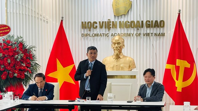 Những câu chuyện chưa kể của các Đại sứ Việt Nam thời hội nhập