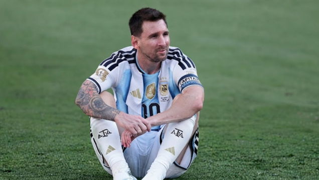 Lionel Messi nghỉ thi đấu vô thời hạn 
