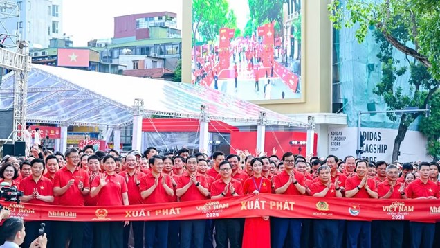 Người dân cả nước đi bộ “Cùng Việt Nam tiến bước” 