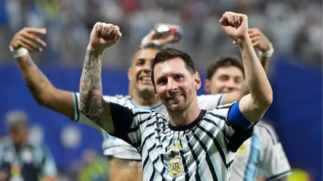 Messi trở lại tuyển Argentina để đá trận chia tay 