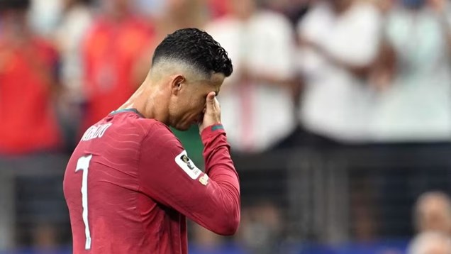 Ronaldo bị treo giò 30 ngày và nộp phạt 255 euro sau khi tự ý rời đội tuyển