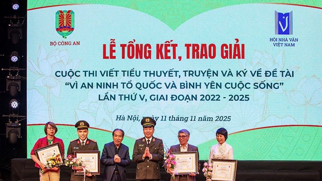 3 tiểu thuyết đoạt giải A Cuộc thi viết “Vì an ninh Tổ quốc và bình yên cuộc sống lần thứ V”