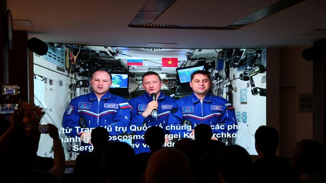 Trưng bày biểu tượng hợp tác vũ trụ Việt Nam - Liên bang Nga