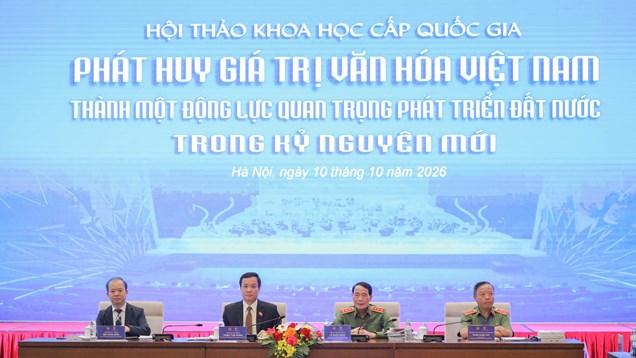 Văn hóa không đi sau phát triển mà phải trở thành trụ cột phát triển