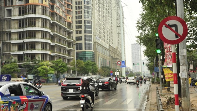 Giao thông Hà Nội sáng 2.4: Vành đai 3 hướng Mai Dịch ùn tắc