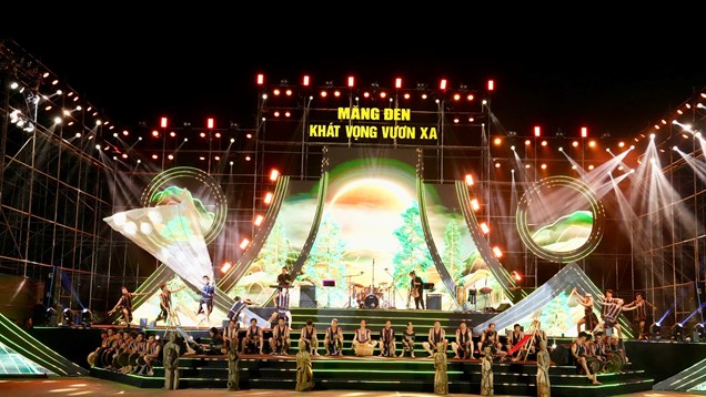 Măng Đen bùng nổ đêm hội 30.4: Bản giao hưởng đại ngàn thắp sáng khát vọng vươn xa