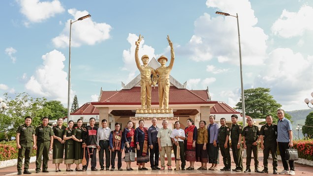 Bài 2 - Dành nửa thế kỷ viết lời tri ân Bác Hồ