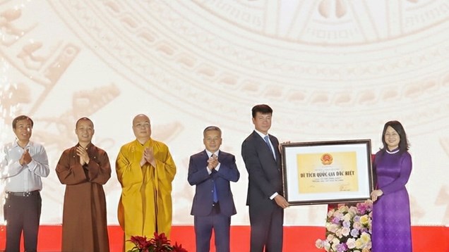 Quần thể danh thắng Tam Chúc đón danh hiệu Di tích Quốc gia đặc biệt 