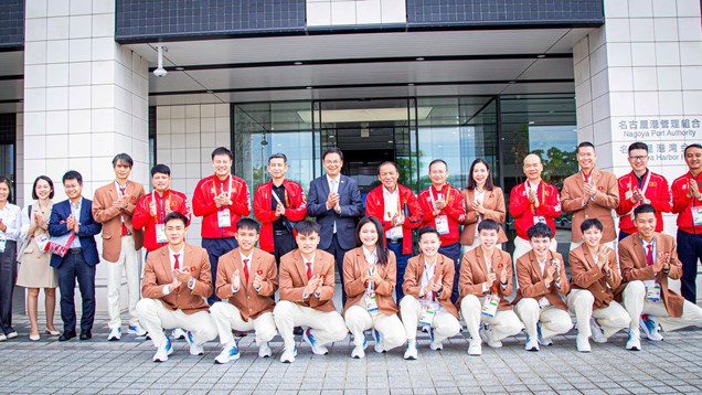 Chủ tịch Ủy ban Olympic Việt Nam Nguyễn Văn Hùng thăm, động viên Đoàn Thể thao Việt Nam