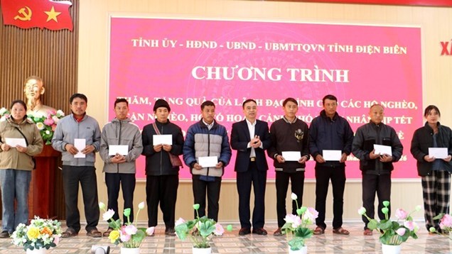 Chung tay chăm lo Tết cho người dân khó khăn tại xã biên giới Nậm Kè