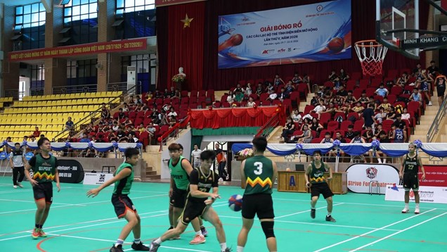 Hơn 230 VĐV tham gia Giải Bóng rổ các CLB trẻ tỉnh Điện Biên mở rộng