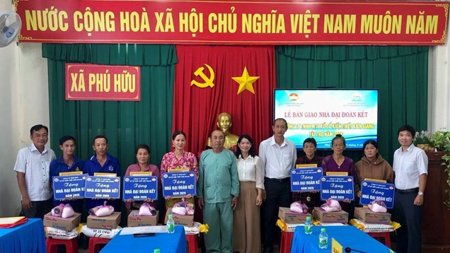 An Giang bàn giao 14 căn nhà Đại đoàn kết cho hộ nghèo vùng biên