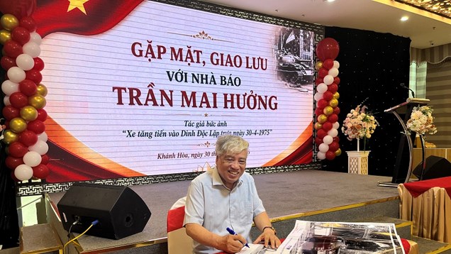 Gặp gỡ tác giả bức ảnh “Xe tăng tiến vào Dinh Độc lập” trưa ngày 30.4.1975