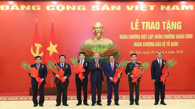Tổng Bí thư Tô Lâm trao Huân chương Quân công tặng các đồng chí lãnh đạo Đảng, Nhà nước