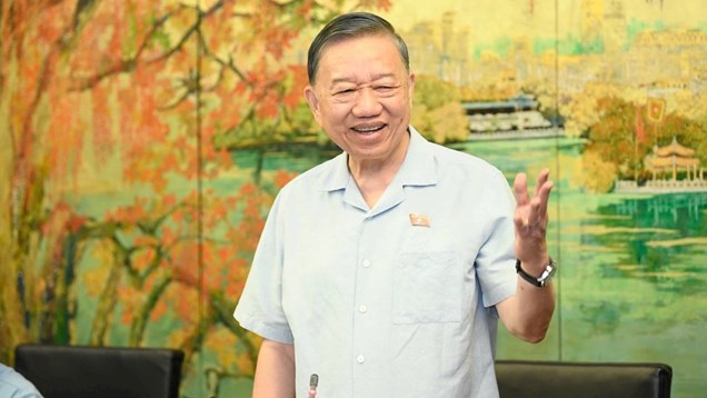 Pháp luật phải đi trước, kiến tạo phát triển
