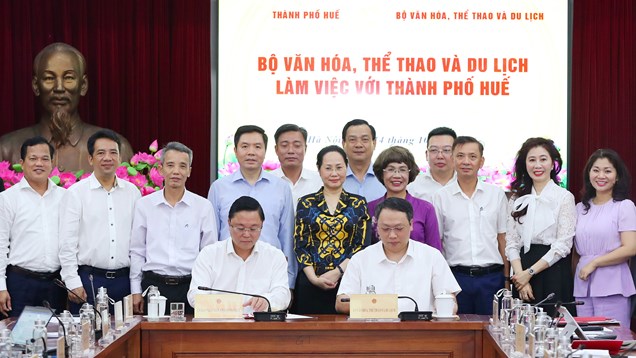 Bộ VHTTDL và UBND thành phố Huế ký kết Kế hoạch phối hợp hành động về phát triển VHTTDL