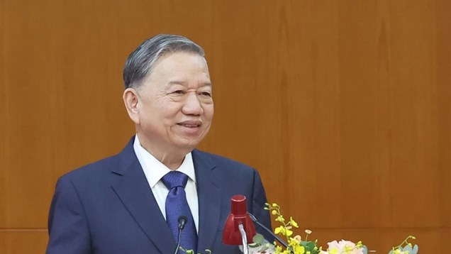 Vững bước dưới cờ Đảng