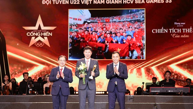 U22 Việt Nam và tiền đạo Đình Bắc được vinh danh tại Giải thưởng Cống hiến lần thứ 20