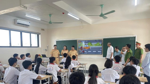 Đưa thông điệp an toàn giao thông lên màn hình số