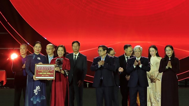 Đoàn kết, một lòng hướng về miền Trung