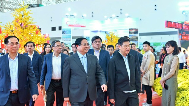 Thủ tướng Phạm Minh Chính dự tổng duyệt Lễ khai mạc Hội chợ mùa Xuân 2026