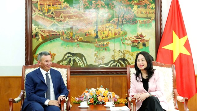 Bộ VHTTDL: Thúc đẩy hợp tác văn hóa, nghệ thuật với Nhà hát Hoàng gia Versailles