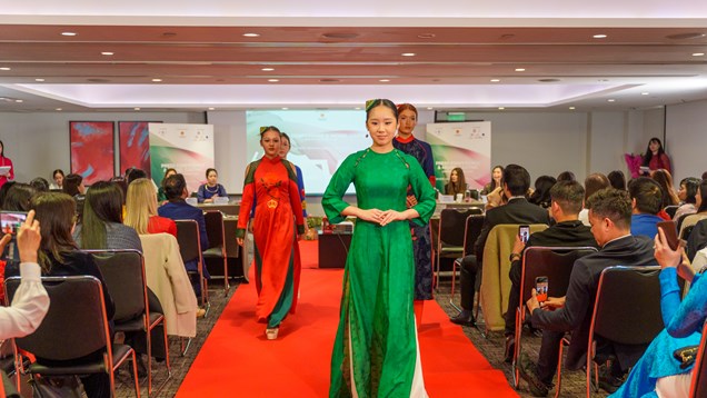 Hành trình đưa áo dài trở thành một phần của bức tranh thời trang toàn cầu