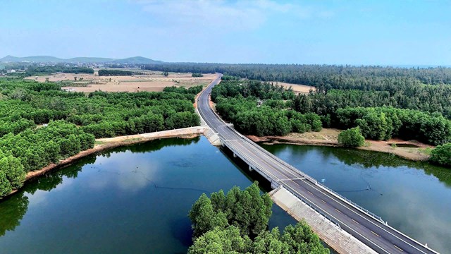 Tuyến Dung Quất – Sa Huỳnh mở không gian du lịch biển