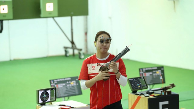 Xạ thủ Trịnh Thu Vinh phá kỷ lục SEA Games