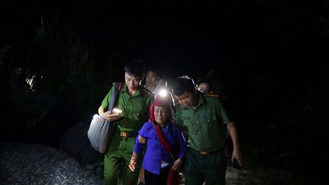Nà Tấu khẩn cấp di dời 16 hộ dân khỏi khu vực nguy cơ sạt lở