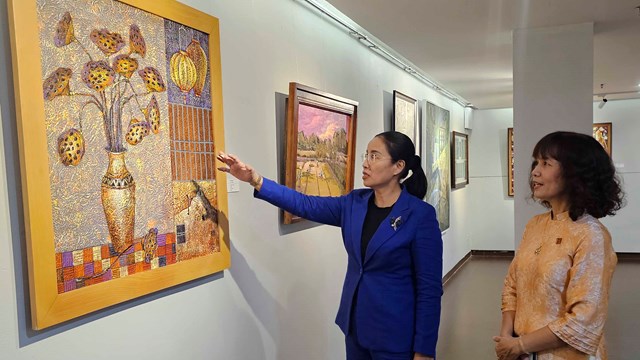 Nghệ sĩ Đà Nẵng kể chuyện quê hương qua triển lãm “Sắc màu đất Quảng”