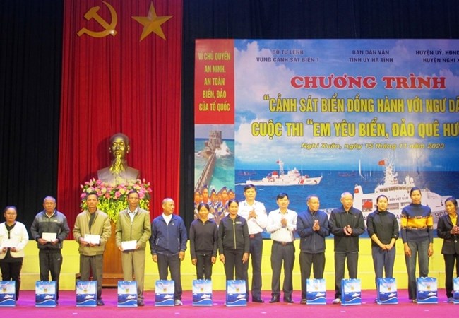 Lan toả tình yêu biển đảo - Anh 1