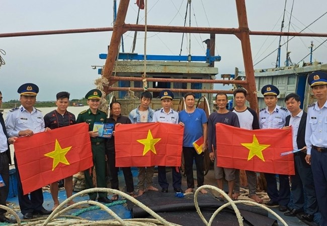Lan toả tình yêu biển đảo - Anh 3