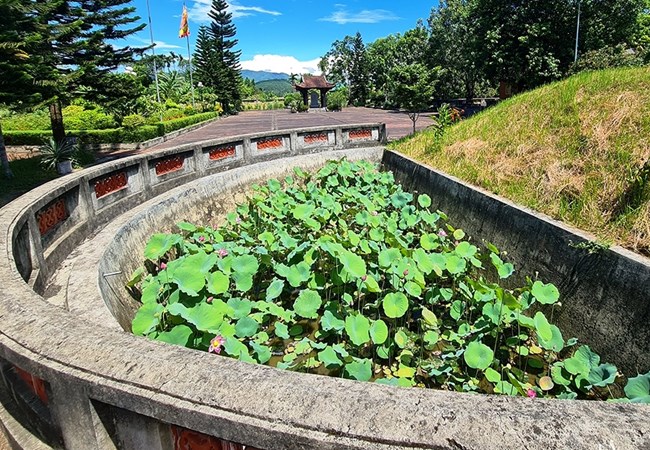 Thăm nơi yên nghỉ Đại danh y Hải Thượng Lãn Ông Lê Hữu Trác được UNESCO vinh danh - Anh 8