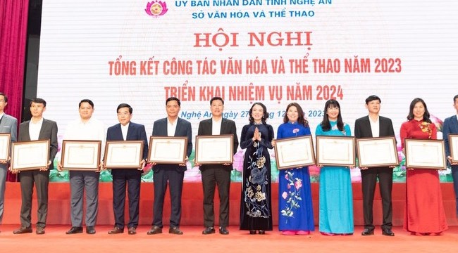 Nghệ An chú trọng phát huy giá trị di tích gắn với phát triển du lịch - Anh 2