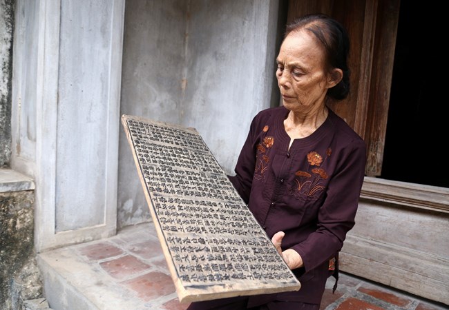Ngôi chùa lưu giữ gần 40 pho tượng và hơn 200 bản khắc kinh mộc cổ - Anh 2